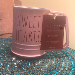 Rae Dunn “Sweet Hearts.” 3 Cup Flour Sifter